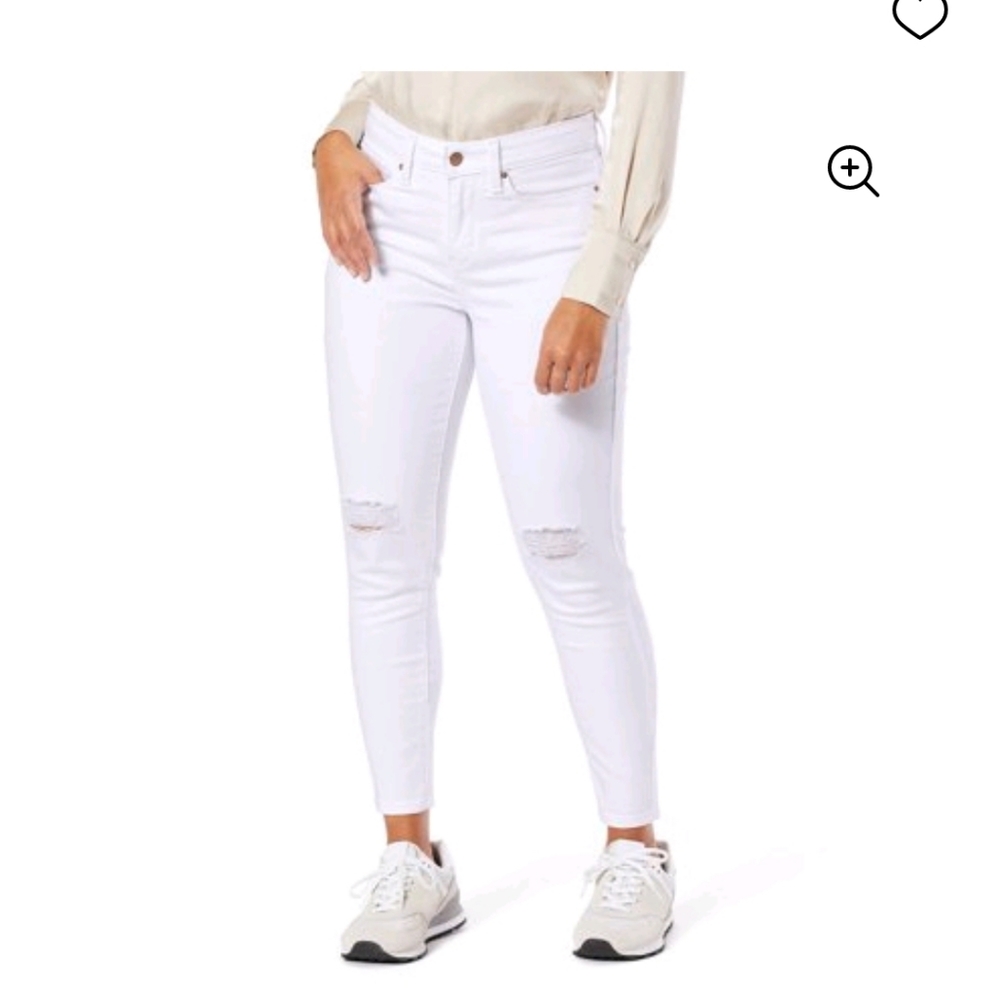 Signature by Levi Strauss white jeans